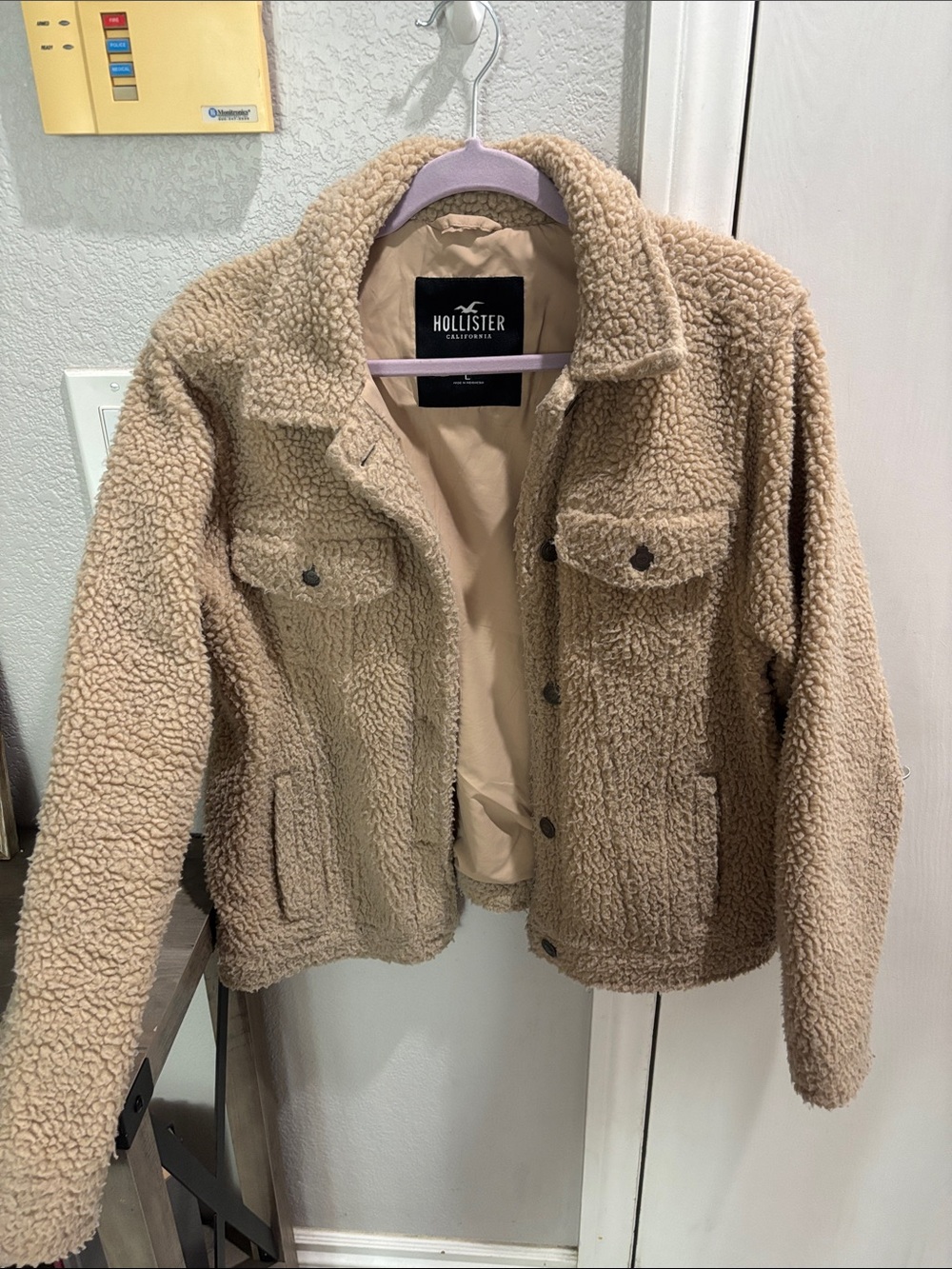 Hollister Women's Beige/Tan Teddy Sherpa Jacket